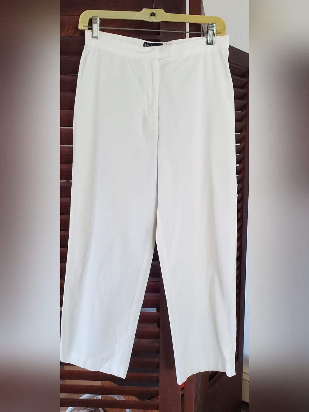 Womens Cropped White Pants - Size 6